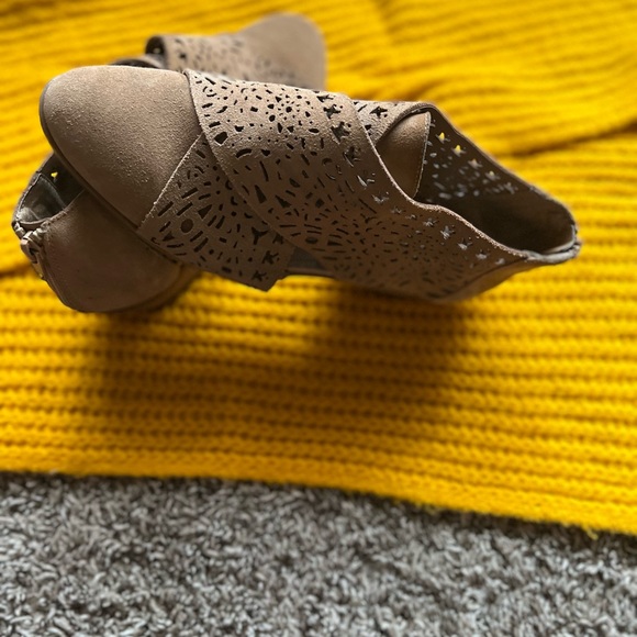 Suede tan ankle boots - Picture 1 of 4